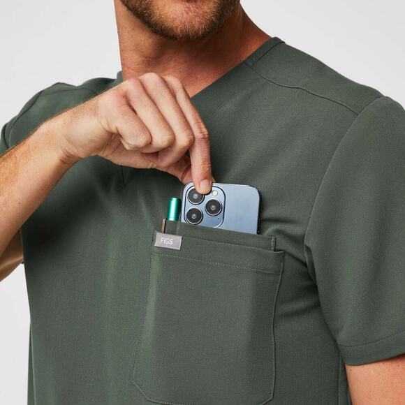 FIGS Men’s Green Leon Three-Pocket Scrub Top™ | NEW/NWT!! - Picture 7 of 11